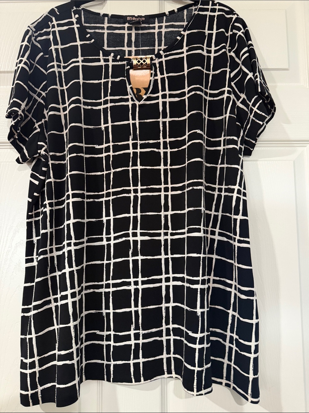Blu Sage Black & White Grid Tunic Top with Keyhole Detail